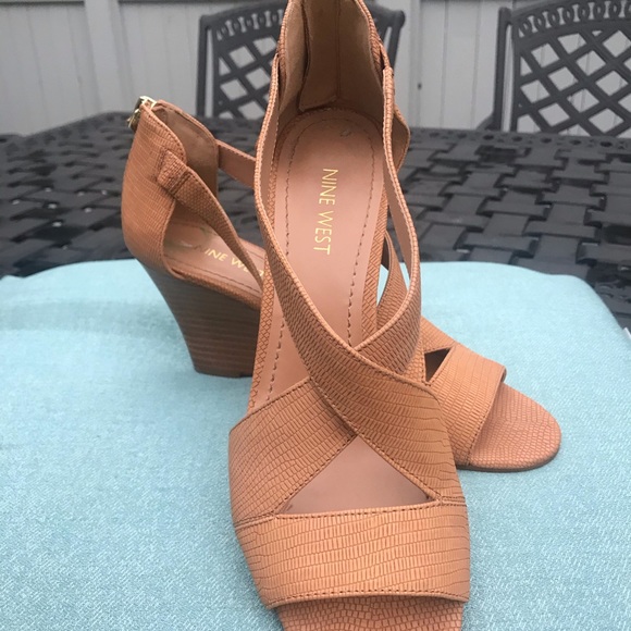 Sandals - Picture 2 of 6